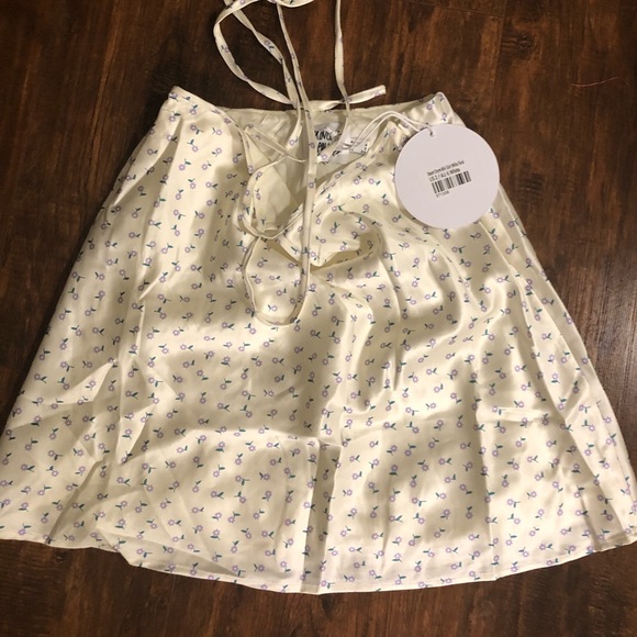 Princess Polly Desert Storm Mini Skirt White Floral - Picture 3 of 3